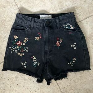Back detailed denim shorts